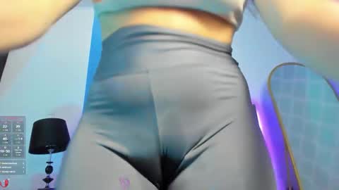 Snapshot of ayla13_ chatting on October 4, 9:45 pm Alyda Jaramillo online show from October 4, 9:45 pm