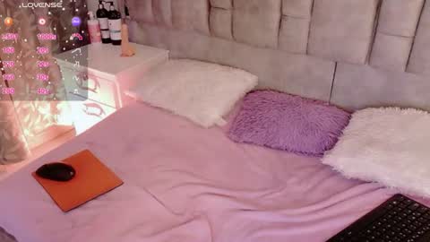 ayla_han online show from July 8, 7:34 am