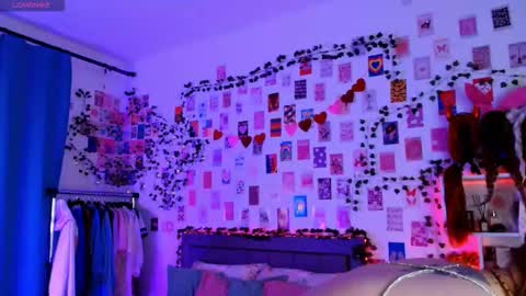 Ayla hill online show from November 13, 7:05 pm