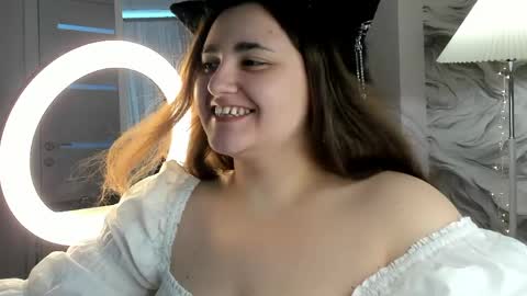 Ayleen online show from June 6, 11:05 am