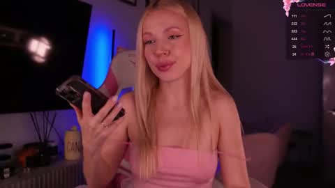 Bonnie  online show from November 25, 1:54 pm