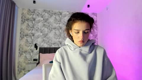 Monica online show from February 3, 8:40 am