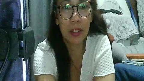 Snapshot of babe4u1234 chatting on December 26, 11:43 am babe4u1234 online show from December 26, 11:43 am