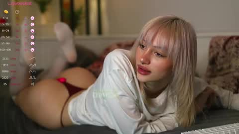 Hey  Im your angel Holly online show from February 15, 11:03 pm