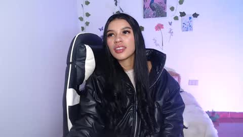 babenik_777 online show from November 2, 3:39 am