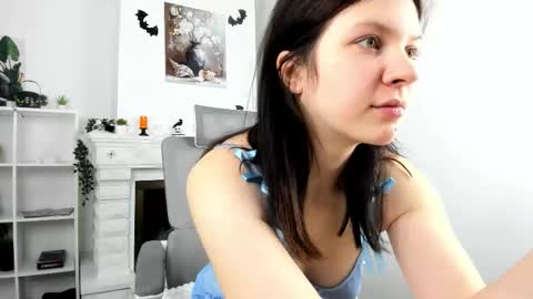 Evalena maybe just Eva online show from October 23, 5:09 am