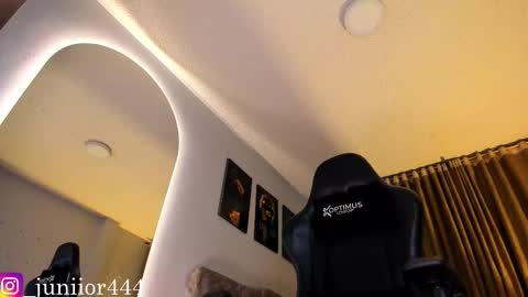 Junior       Independent Model online show from February 14, 4:59 am