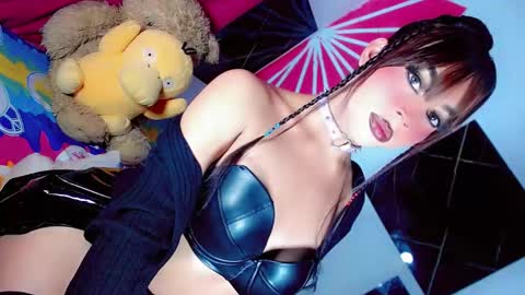 Tatii online show from September 18, 7:56 am