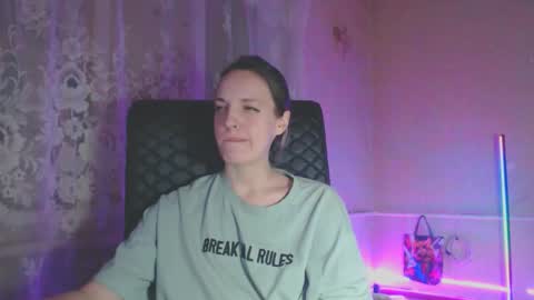 Sonya online show from February 4, 9:30 pm