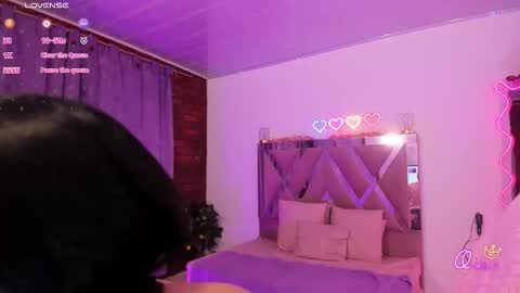  VENU  online show from February 8, 3:43 am