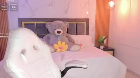 babyzoe_ online show from April 9, 9:31 pm