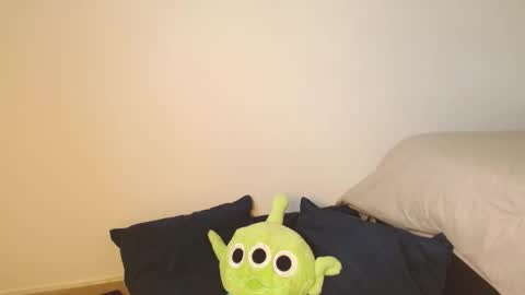 Snapshot of bad_gyaal chatting on February 25, 5:40 pm Sophie online show from February 25, 5:40 pm