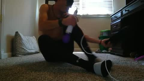 badassguy884159 online show from July 19, 3:14 pm