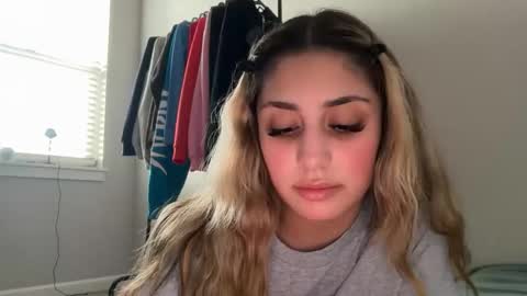 badbihdani18 online show from May 20, 2:41 am