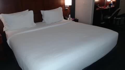 Snapshot of badboyson65 chatting on March 9, 9:13 am HotWifeFun32 online show from March 9, 9:13 am