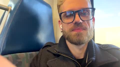 Snapshot of baddonkey666 chatting on February 19, 4:11 pm baddonkey666 online show from February 19, 4:11 pm