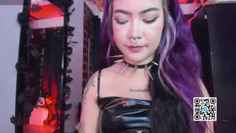        Please help me to reach 100 thumbs up online show from September 27, 5:00 pm