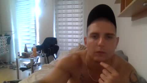 badman28uk online show from June 27, 3:23 am
