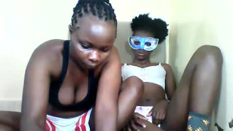 bads_hornies online show from November 19, 11:47 pm