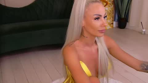 bailey_rush online show from June 25, 6:35 pm