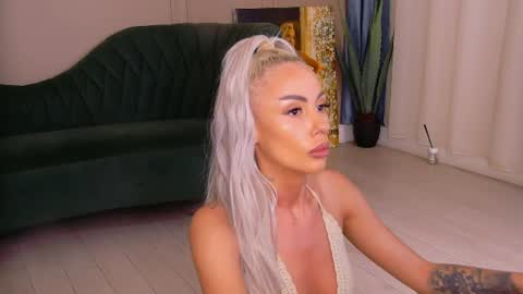 bailey_rush online show from June 15, 5:05 pm