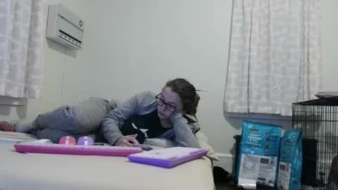 bambiboo8113 online show from December 16, 3:14 am