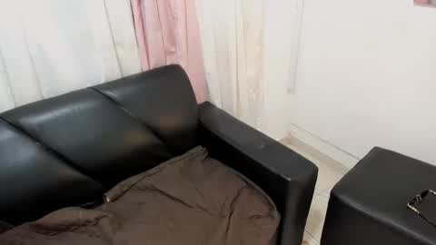 cataliana online show from November 26, 4:10 am