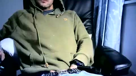 Snapshot of banginondadrumsalldaylong chatting on October 5, 5:27 am banginondadrumsalldaylong online show from October 5, 5:27 am