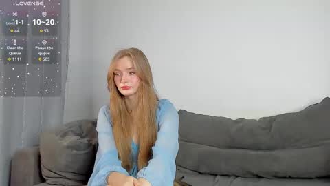 Kendall online show from December 14, 9:10 pm