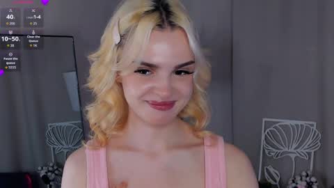 Mikki online show from April 2, 7:54 pm