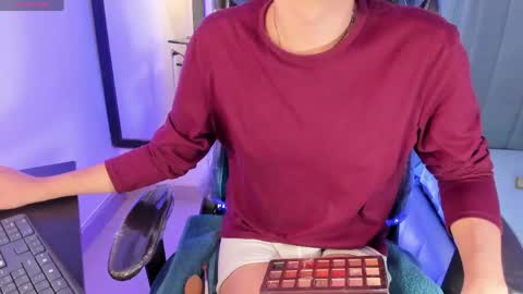          I work from home this is my room 3 online show from March 11, 7:11 am