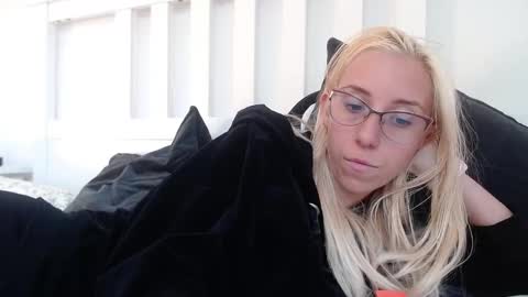 Lena online show from September 10, 4:08 pm