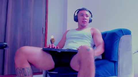 Bastian Independent Model online show from July 17, 3:36 pm
