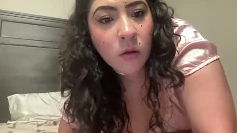 baybeegerrl online show from December 17, 1:07 am