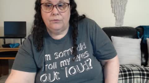 Julie online show from February 21, 5:38 pm