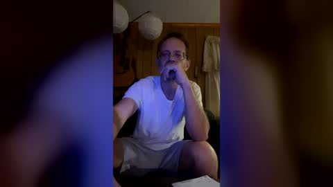 bdizzleou812 online show from June 15, 2:25 am