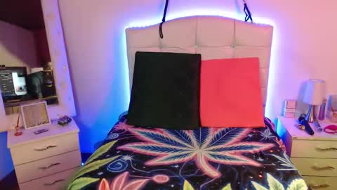 Ela online show from November 13, 5:43 am