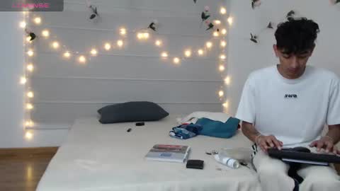 Sara  Juan online show from June 11, 2:33 am
