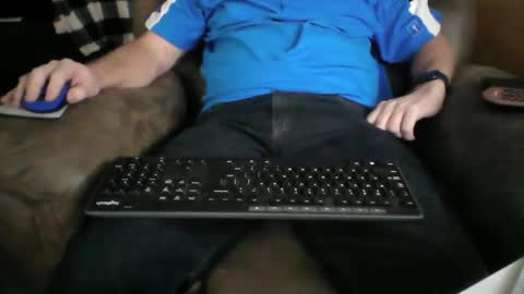 Snapshot of beachguy38 chatting on December 21, 8:43 pm beachguy38 online show from December 21, 8:43 pm