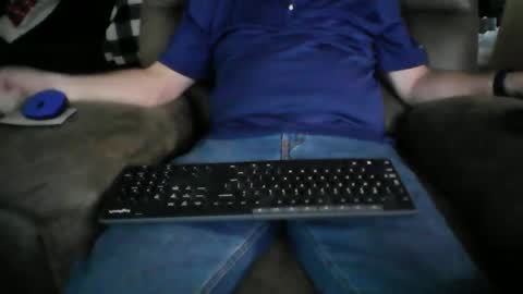 Snapshot of beachguy38 chatting on December 1, 9:50 pm beachguy38 online show from December 1, 9:50 pm