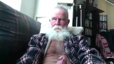 beardbushy online show from December 14, 4:57 pm