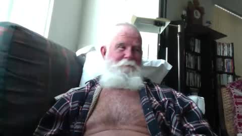 beardbushy online show from April 26, 4:37 pm