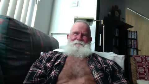 beardbushy online show from June 18, 4:01 pm