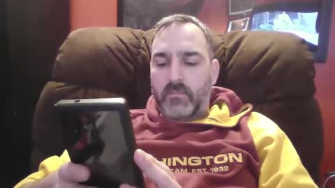 Snapshot of beardedambition chatting on January 24, 7:28 pm beardedambition online show from January 24, 7:28 pm