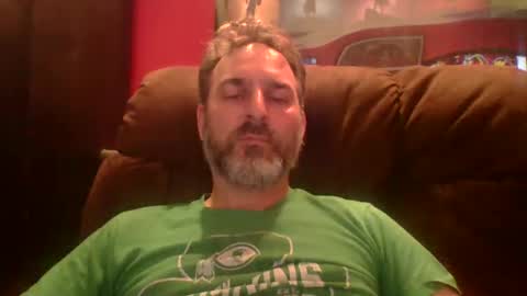 Snapshot of beardedambition chatting on September 12, 2:46 am beardedambition online show from September 12, 2:46 am