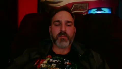 Snapshot of beardedambition chatting on September 28, 3:04 am beardedambition online show from September 28, 3:04 am