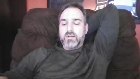 Snapshot of beardedambition chatting on January 10, 1:52 pm beardedambition online show from January 10, 1:52 pm