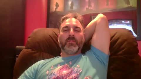 Snapshot of beardedambition chatting on October 3, 1:15 am beardedambition online show from October 3, 1:15 am