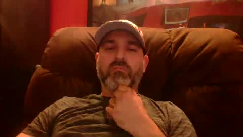 Snapshot of beardedambition chatting on September 25, 9:22 pm beardedambition online show from September 25, 9:22 pm