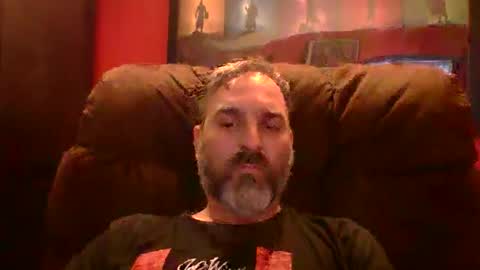 Snapshot of beardedambition chatting on October 16, 11:58 pm beardedambition online show from October 16, 11:58 pm